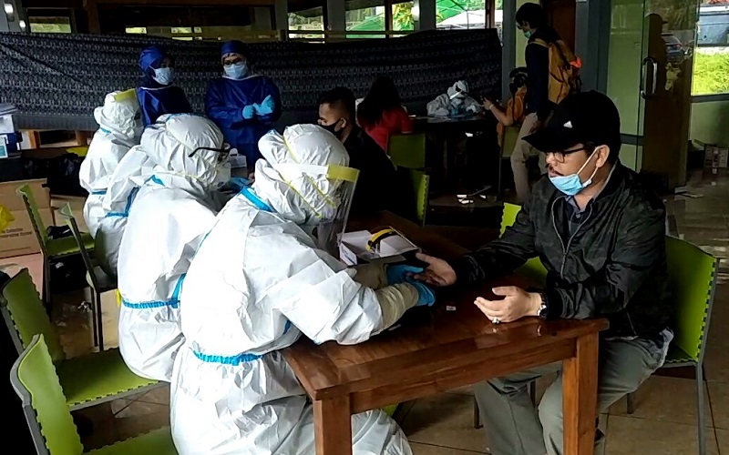 Selama Libur Panjang di Jabar 408 Wisatawan Reaktif Rapid Test