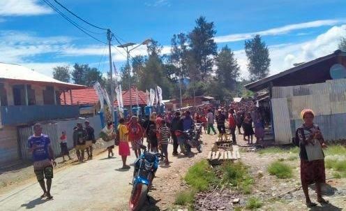 Warga Intan Jaya Belum Berani Tidur di Rumah, Malam Kembali ke Pengungsian