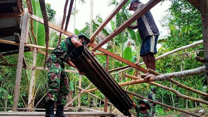 Warga Papua Diminta Jangan Takut Minta Bantuan TNI untuk Perbaikan Rumah