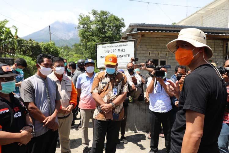 Merapi Muntahkan Awan Panas Guguran, Ganjar Pastikan Warga Siap Hadapi Situasi Erupsi