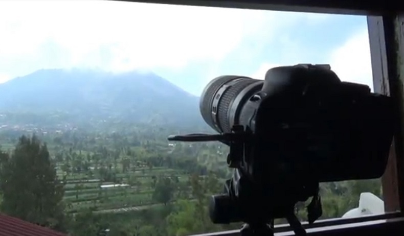 Gunung Merapi Keluarkan Guguran Lava Sejauh 3 Km 