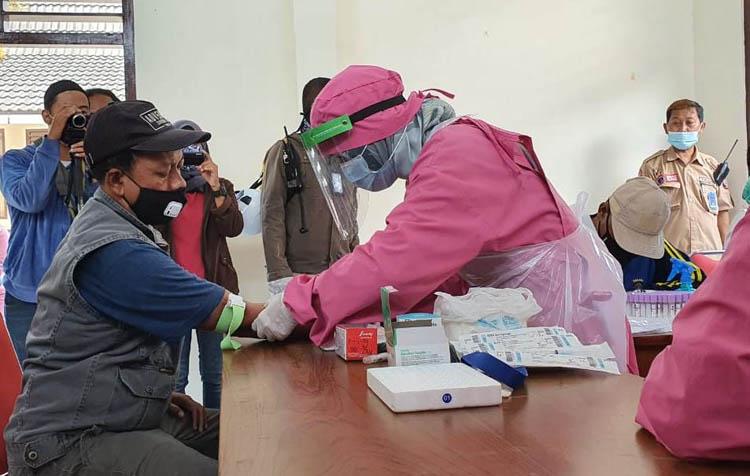 Kapanewon Cangkringan Masuk Zona Merah, Pengungsi Merapi di Sleman Jalani Rapid Test