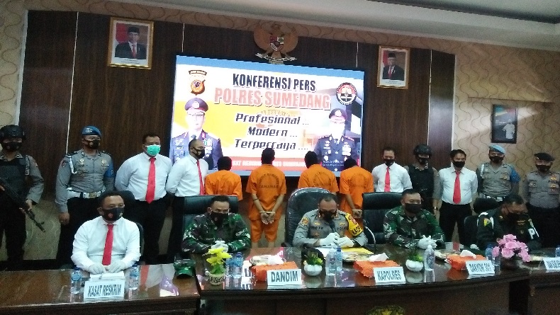 4 Pengeroyok Prajurit TNI Dibekuk di Sumedang dan Lembang, Terancam 7 Tahun Penjara 