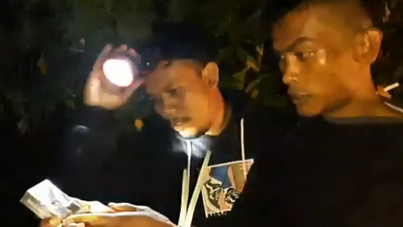 Panik Dikejar Polisi, Pengedar di Tanah Datar Buang Sabu ke Semak-Semak