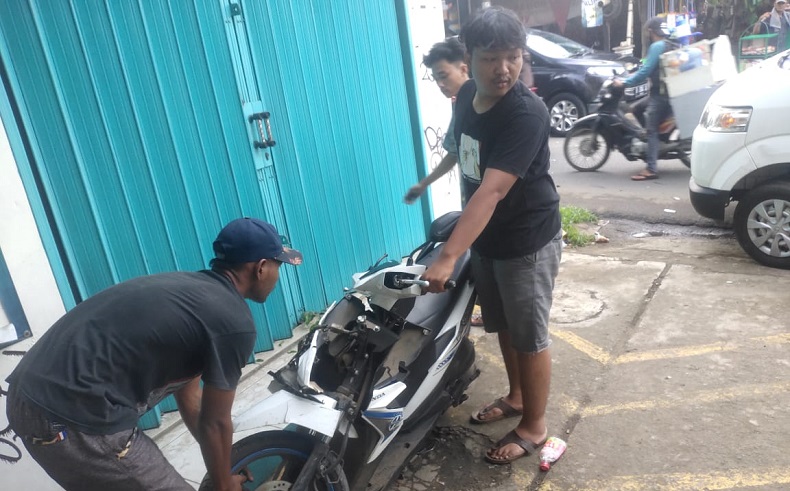 Guru Ngaji di Ciputat Jadi Korban Tabrak Lari, Motor Rusak Parah