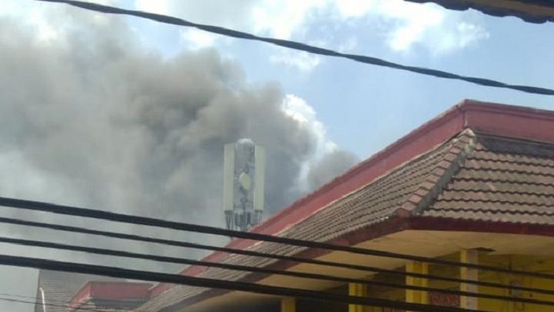 Pasar Weleri Kebakaran, Pedagang Panik Kepulan Asap Sempat Kembali Muncul di Lantai 2