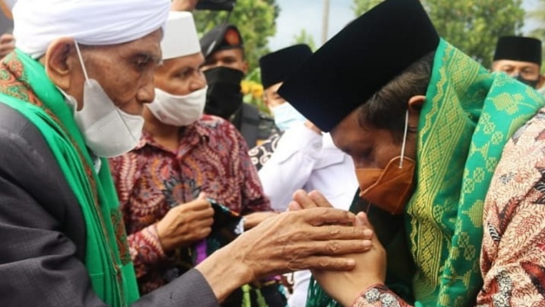 Mahfud MD Sowan Ulama Sepuh NTB Tuan Guru Turmudzi Badaruddin