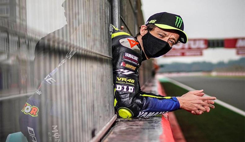 Direktur Yamaha Lega Bisa Tetap Dekat dengan Valentino Rossi