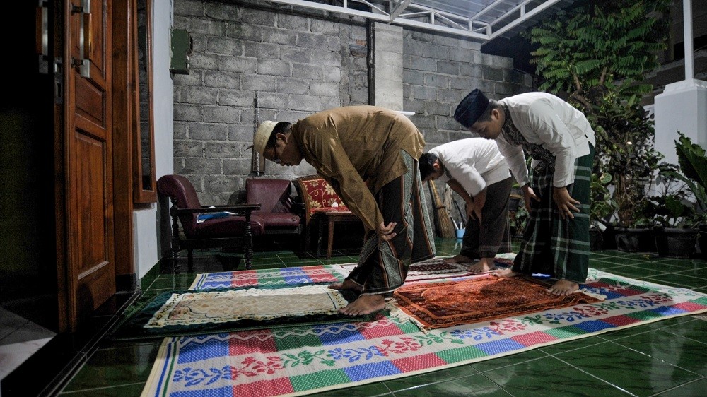 Tata Cara Sholat Idul Adha Berjamaah maupun Sendiri Lengkap dengan Niat dan Arti