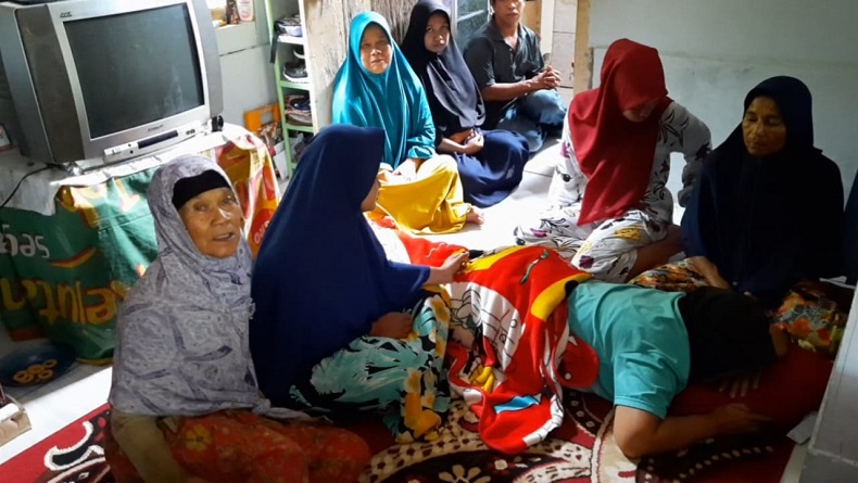 Penambang Tertimbun di Kobar Kalteng, Ibunda Yuda dan Reza Terus Menangis