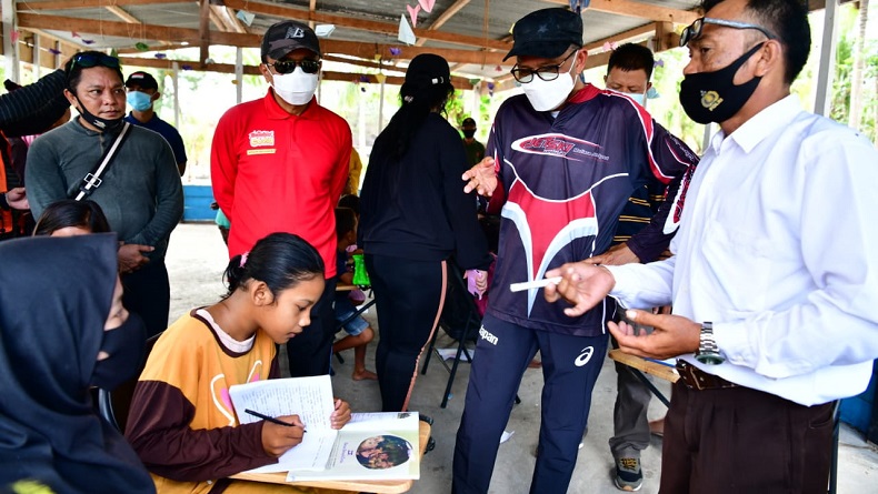 Tertinggal, Anak Pulau Lanjukang Makassar Sudah Bisa Baca Tulis