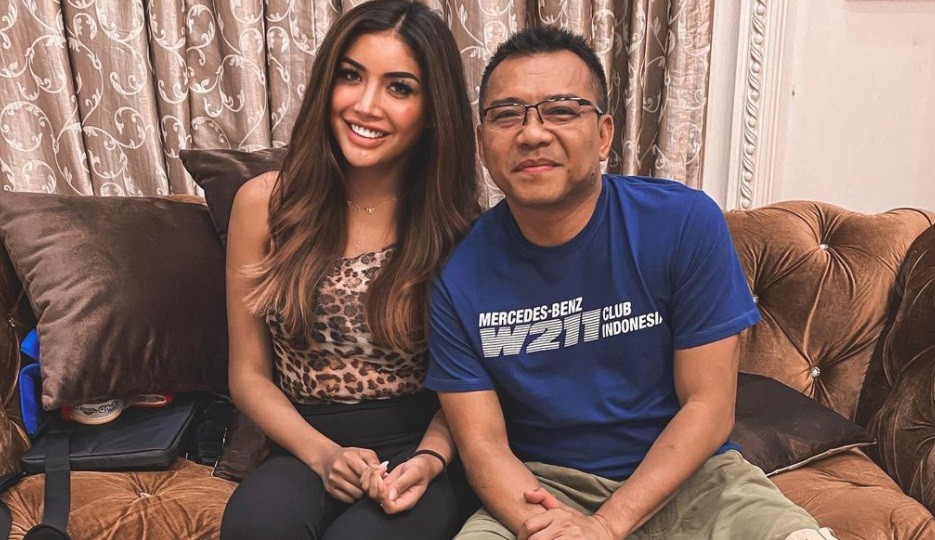 Millen Cyrus Foto Bareng Anang Hermansyah, Netizen Soroti Senyum Suami Ashanty: Kayak Terpaksa