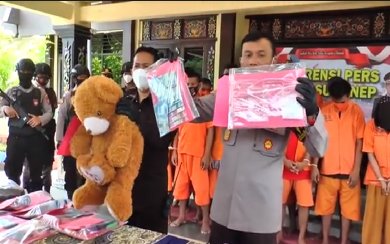 Jadi Bandar Narkoba, Ibu Rumah Tangga Ini Sembunyikan Sabu dalam Boneka