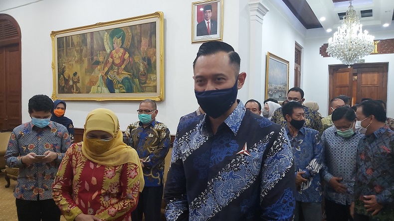 Makan Siang dengan Khofifah di Grahadi, AHY Puji Penanganan Covid-19 di Jatim
