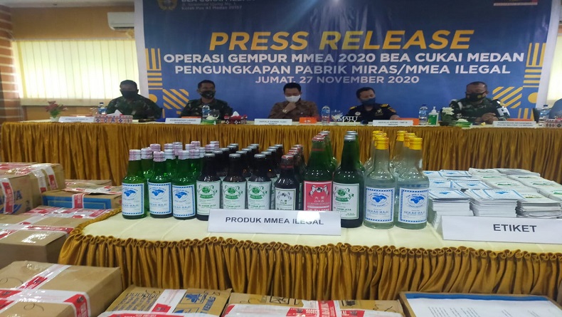 2 Pabrik Pembuatan Minuman Alkohol Ilegal di Medan Digerebek Bea Cukai