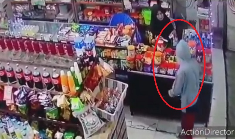 Terekam CCTV, Aksi Pemuda di Medan Todongkan Pistol Palak Pemilik Warung