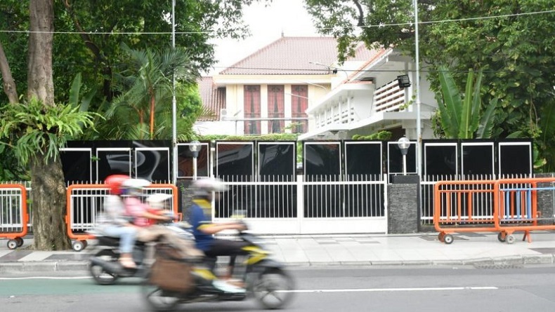 Sejumlah Warga Surabaya Soroti Pagar Tinggi di Rumah Dinas Tri Rismaharini