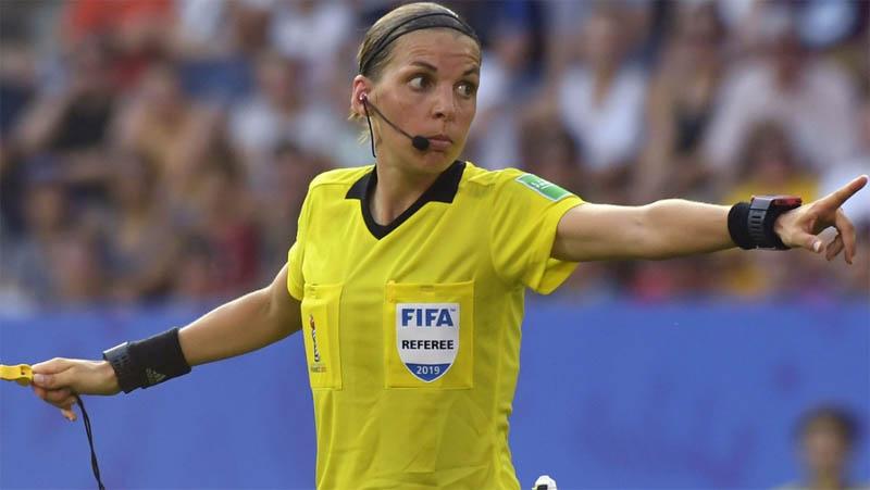 7 Fakta Piala Dunia Qatar 2022, Perdana Dipimpin Wasit Perempuan