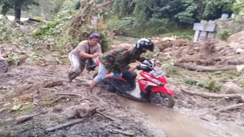 20 Titik Longsor Terpantau di Jalur Medan-Berastagi  
