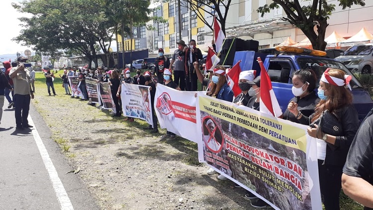 Masyarakat Sulut Bersatu Peduli NKRI Demo Tolak Habib Rizieq Shihab
