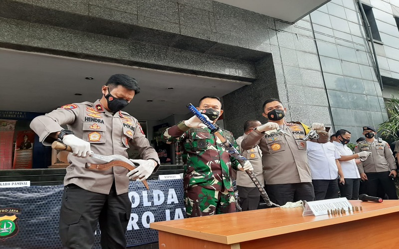Serang Polisi Pakai Senpi dan Sajam, 6 Diduga Pendukung Habib Rizieq Tewas Ditembak 