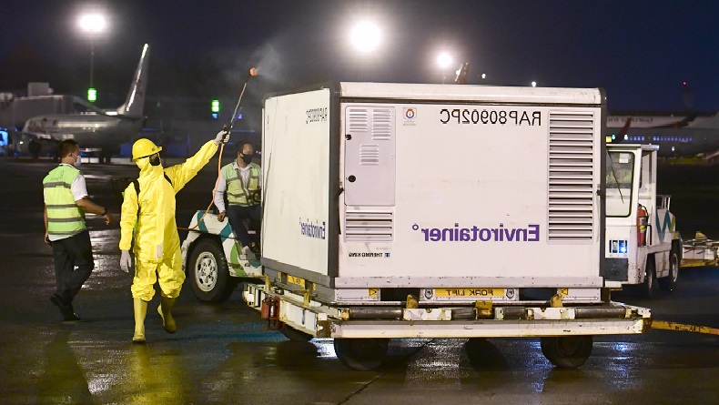 1,2 Juta Dosis Vaksin Covid-19 Tiba di Jakarta, Airlangga: Upaya Akhiri Pandemi