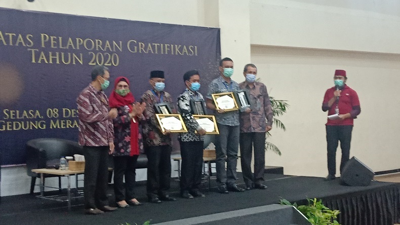 Lapor Gratifikasi, Penghulu KUA Cimahi Tengah Dapat Penghargaan KPK