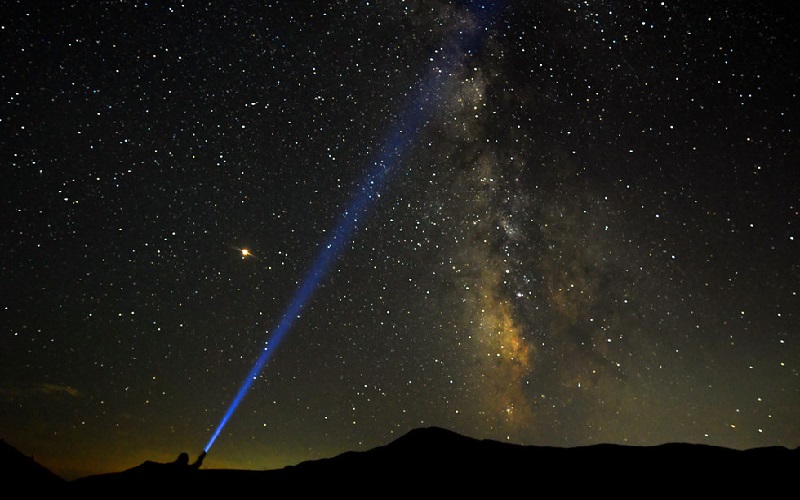 Mantan Pejabat Israel: AS Komunikasi dengan Alien Bangun Pangkalan Rahasia di Mars