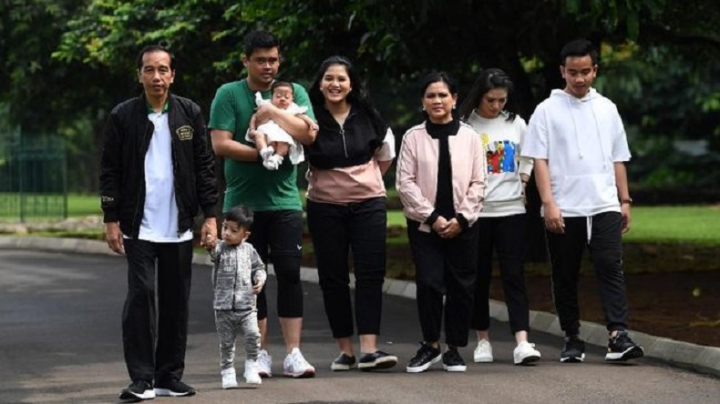 Long Weekend, Jokowi Berkumpul Bersama Keluarga di Istana
