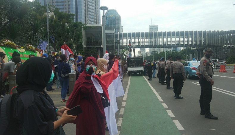Demo di Polda Metro, Massa Minta Polisi Usut Kasus Habib Rizieq