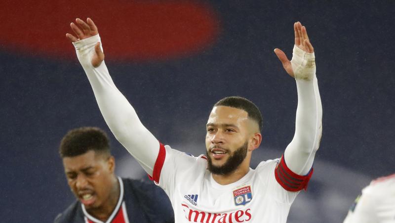 Fokus bersama Lyon, Memphis Depay Tolak Tawaran Barcelona?