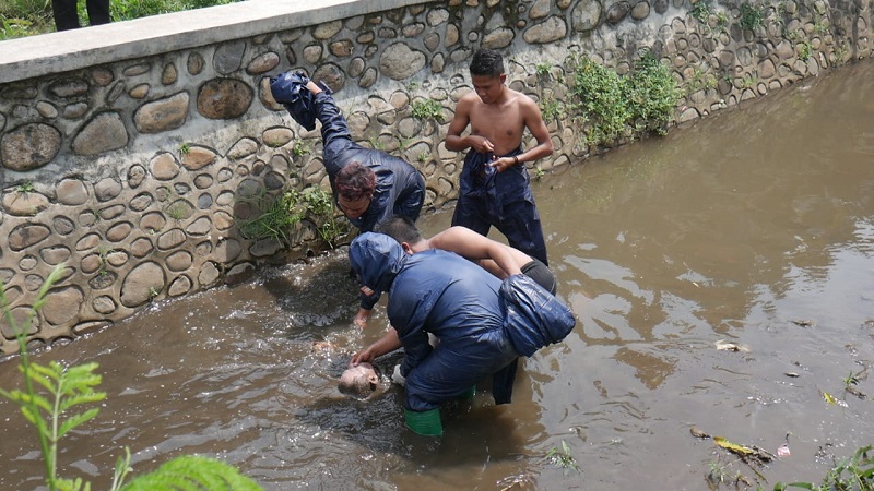 Pria di Probolinggo Tewas Tengkurap dengan Leher Terikat 