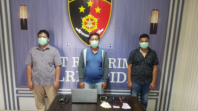 Polisi Gerebek Lokasi Judi Online di Pidie, 3 Orang Diamankan