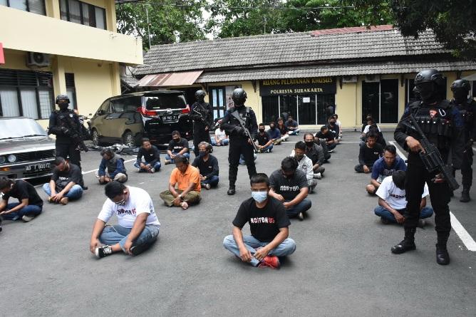 Geruduk Kantor BPR di Solo,  Puluhan Orang Ditangkap Polisi 