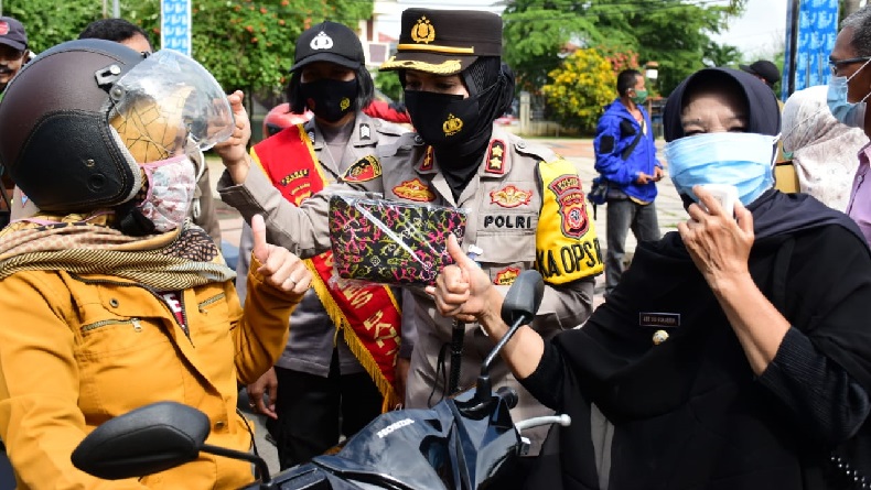Peringati Hari Ibu, Kapolres dan Wali Kota Banjar Gelar Aksi Simpatik di Alun-alun