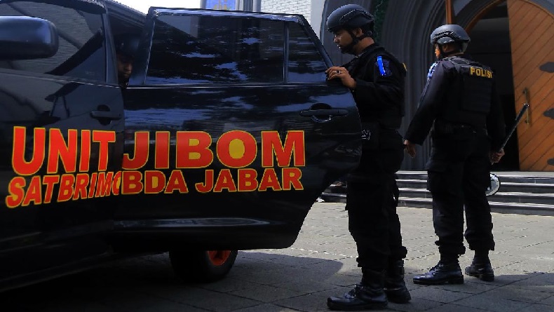 Antisipasi Teror saat Natal, Jibom Polda Jabar Sterilisasi Gereja di Cimahi dan KBB
