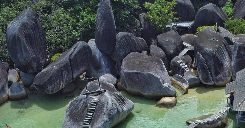Kaleidoskop 2020: Wisata Hits di Alif Stone Pulau Natuna, Unik Ada Batuan Purba