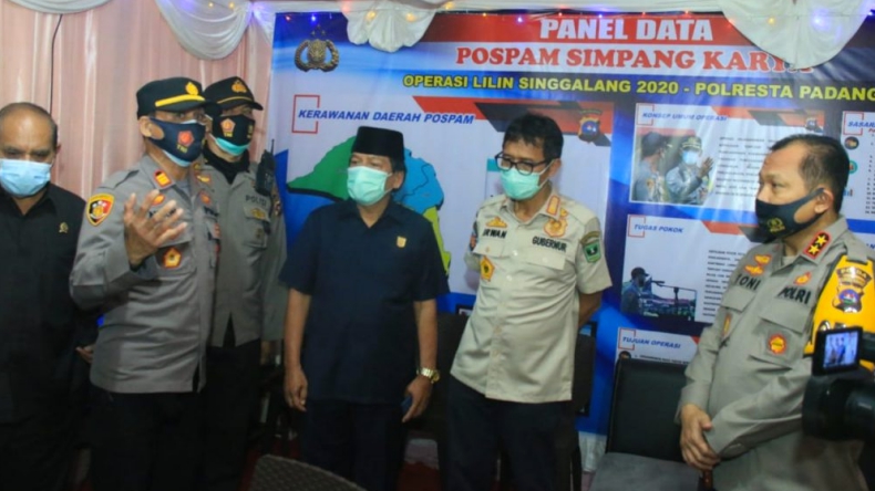 Gubernur dan Kapolda Sumbar Pantau Keamanan di Sejumlah Gereja dan Posko