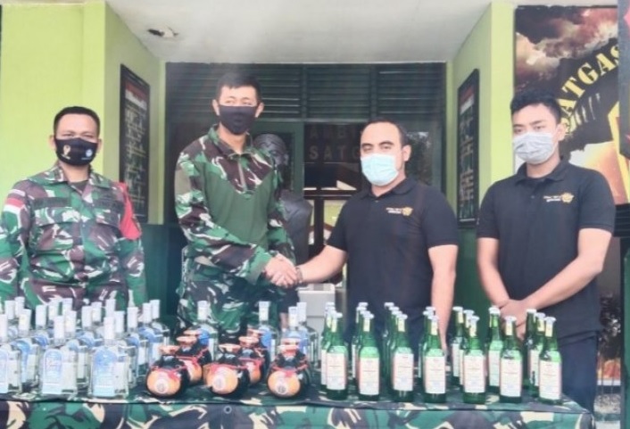 Jelang Tahun Baru, Puluhan Botol Miras Diselundupkan via Jalur Tikus Perbatasan Malaysia