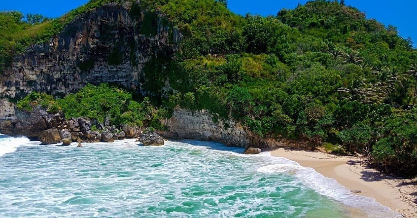 Liburan Tahun Baru di Yogyakarta, Asyiknya ke Pantai Krokoh yang Indah Berpasir Putih