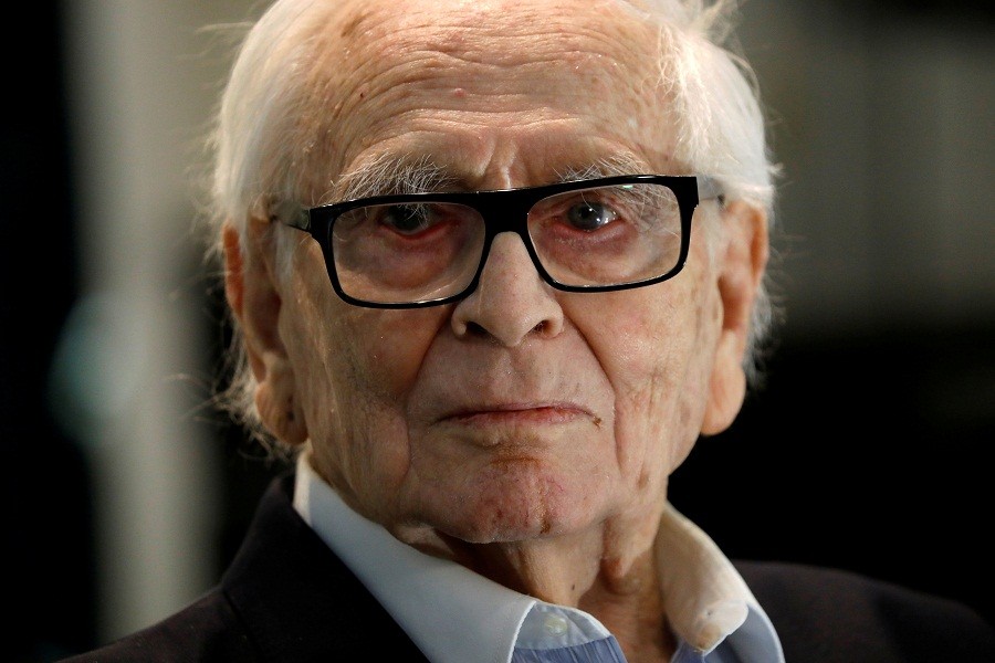 Pierre Cardin Meninggal, Ini Jejak Karier Desainer Berjuluk 'Bapak ...