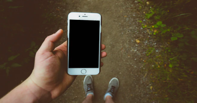 Ingat, Simpan Konten Pribadi di Smartphone Berbahaya