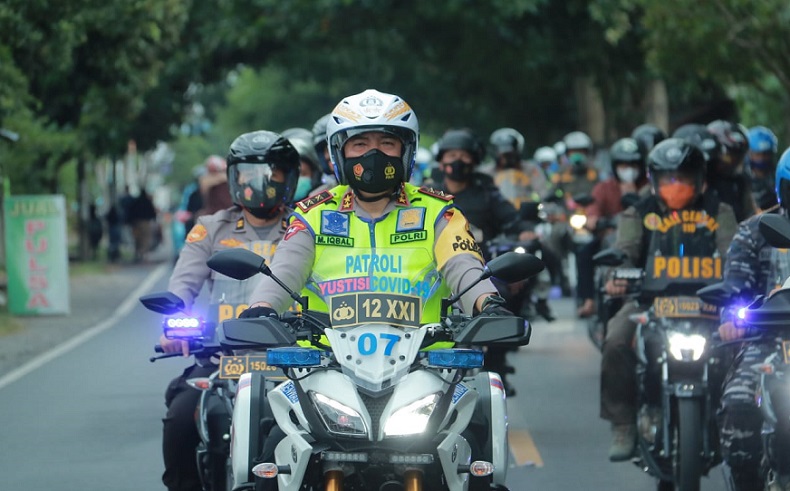 Naik Motor Patroli Jelang Tahun Baru, Kapolda NTB Ingatkan Risiko Covid-19