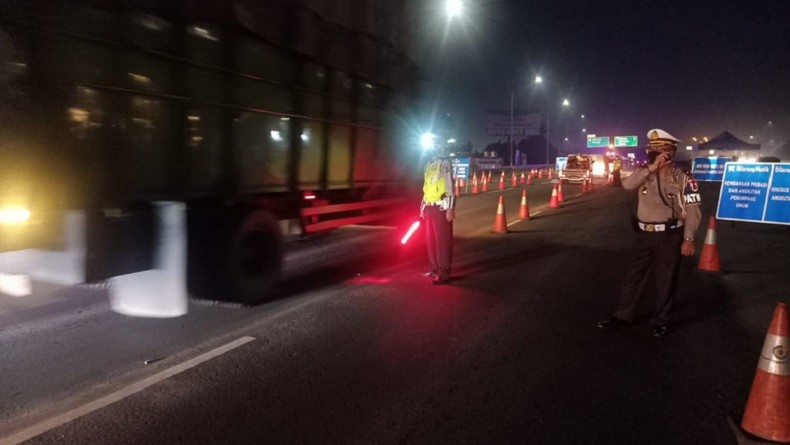 Polda Metro Intensif Patroli PSBB di Sejumlah Gerbang Tol dan Jalur Protokol