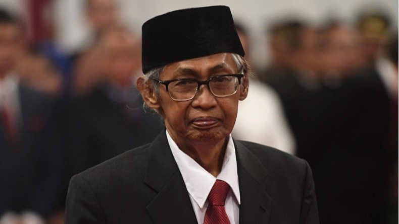 Mahfud MD: Presiden Berikan Bintang Mahaputra kepada Artidjo Alkostar dan I Gede Ardika