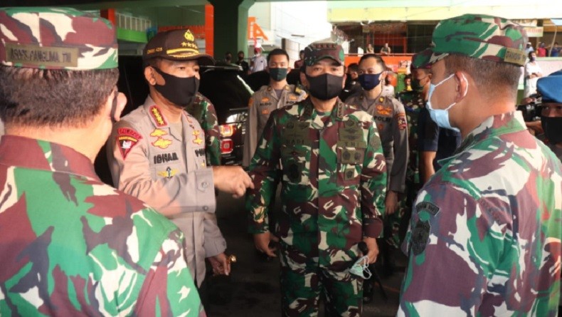 Persiapan Normal Baru, Panglima TNI Bersama Kapolri Tinjau Pasar Tanah Abang dan Bandara Soetta
