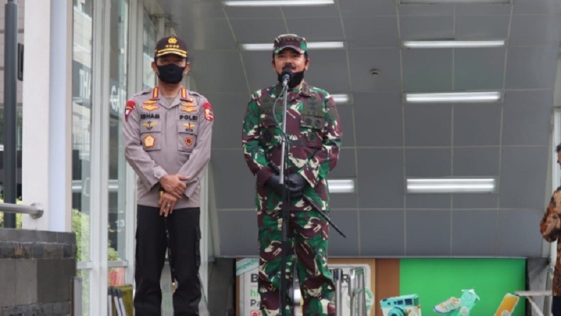 1.800 Titik Keramaian Dijaga TNI dan Polri: Mal, Pasar hingga Tempat Wisata