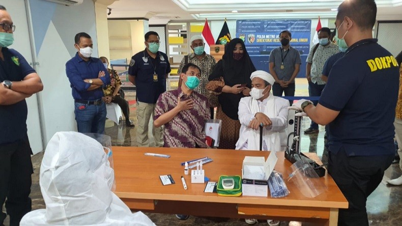 Hari Ini Habib Rizieq Jalani Sidang Perdana, 20 Pengacara Siap Dampingi