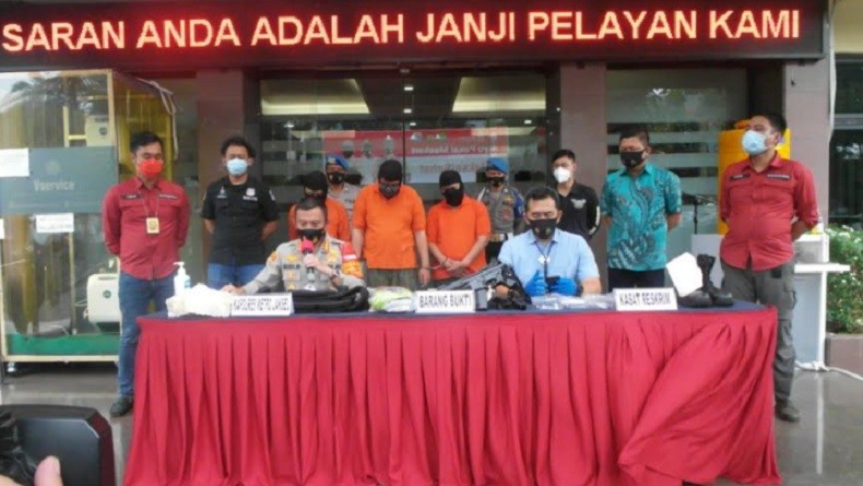 Ditangkap, Pencuri dengan Modus Anggota Polisi Beli Seragam di Pasar Senen