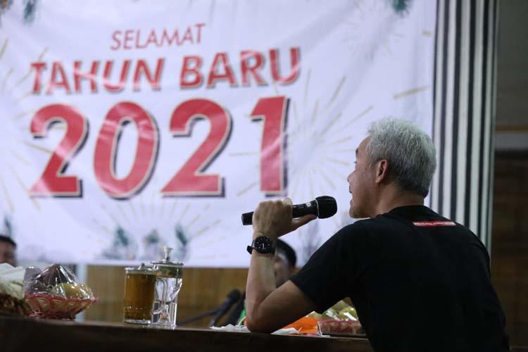 Pesta Malam Tahun Baru Virtual Ala Ganjar, Dari Lepas Kangen hingga Curhat Cari Jodoh